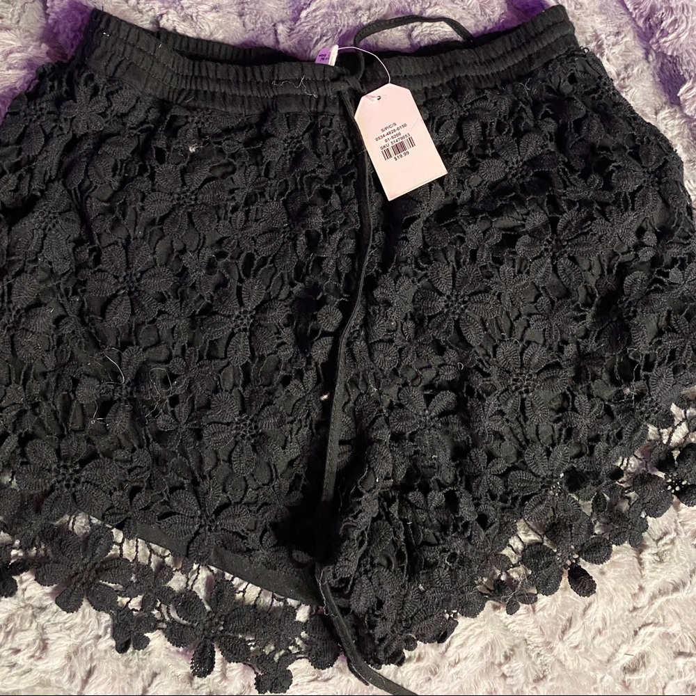 Black shorts! Floral print!